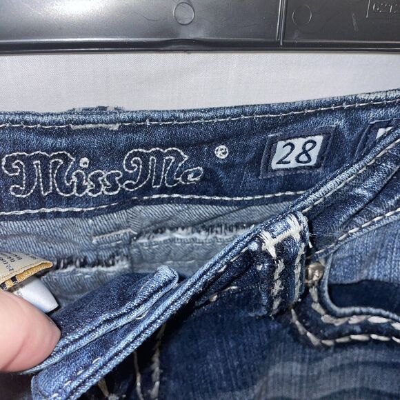 Miss Me Women’s Boyfriend Capris Sz 30x26 Blue Distressed Western Rodeo Cowgirl - Picture 2 of 12